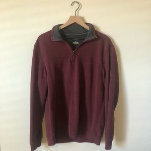 Arrow Pullover w/ Half Zipper - Size: Men’s Medium